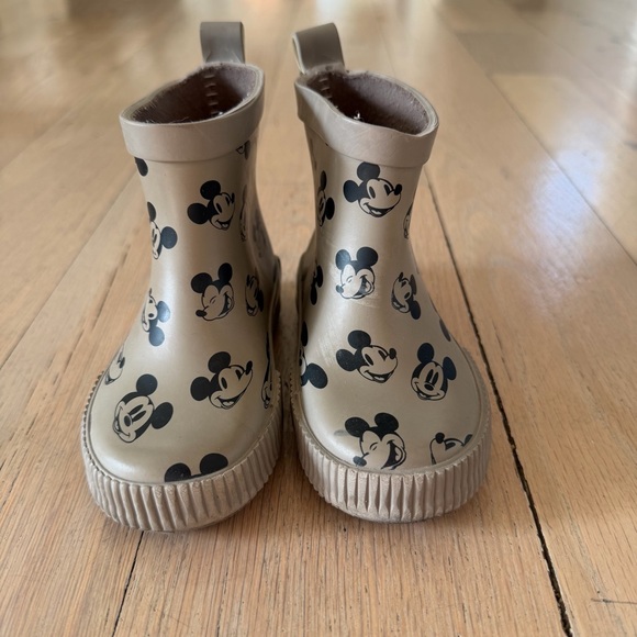 H&M Kids Mickey Mouse Rain Boots - Taupe - Picture 1 of 4